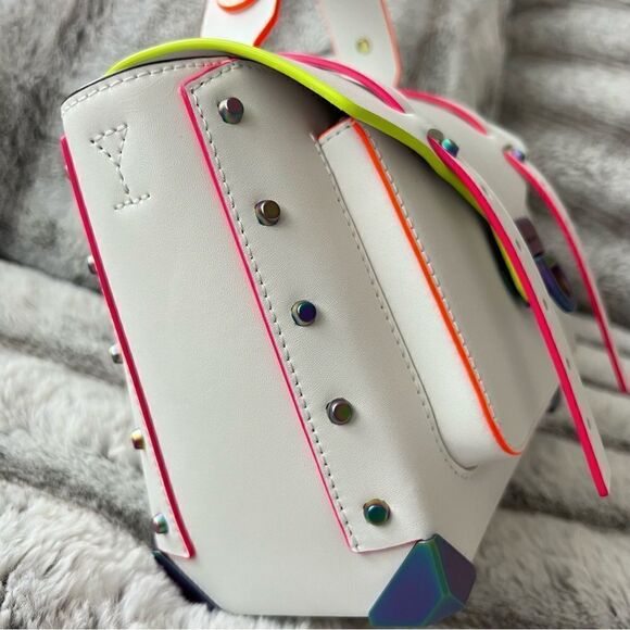 MICHAEL KORS Manhattan Medium Contrast-Trim Leather Satchel. - Picture 5 of 16